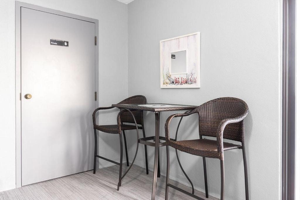 Gulf Tower Unit 8B - image 7
