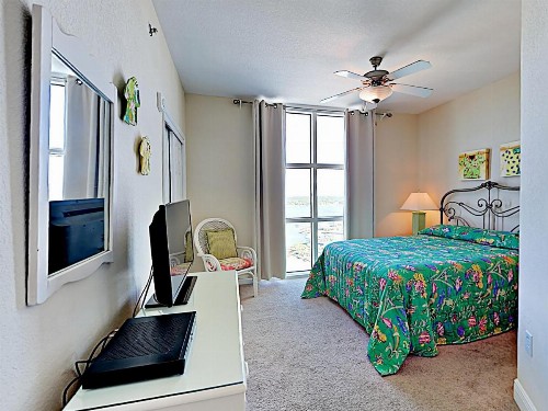 931 W Beach Blvd Condo - image 10