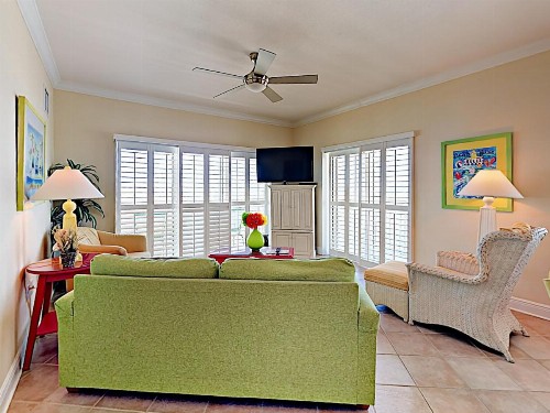 931 W Beach Blvd Condo - image 6