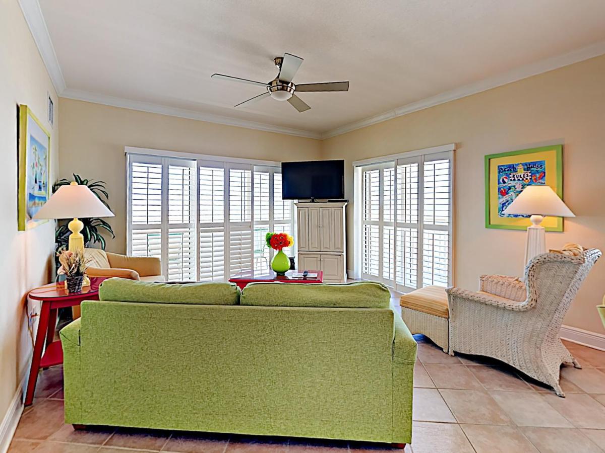 931 W Beach Blvd Condo - image 6
