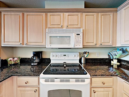 931 W Beach Blvd Condo - image 9