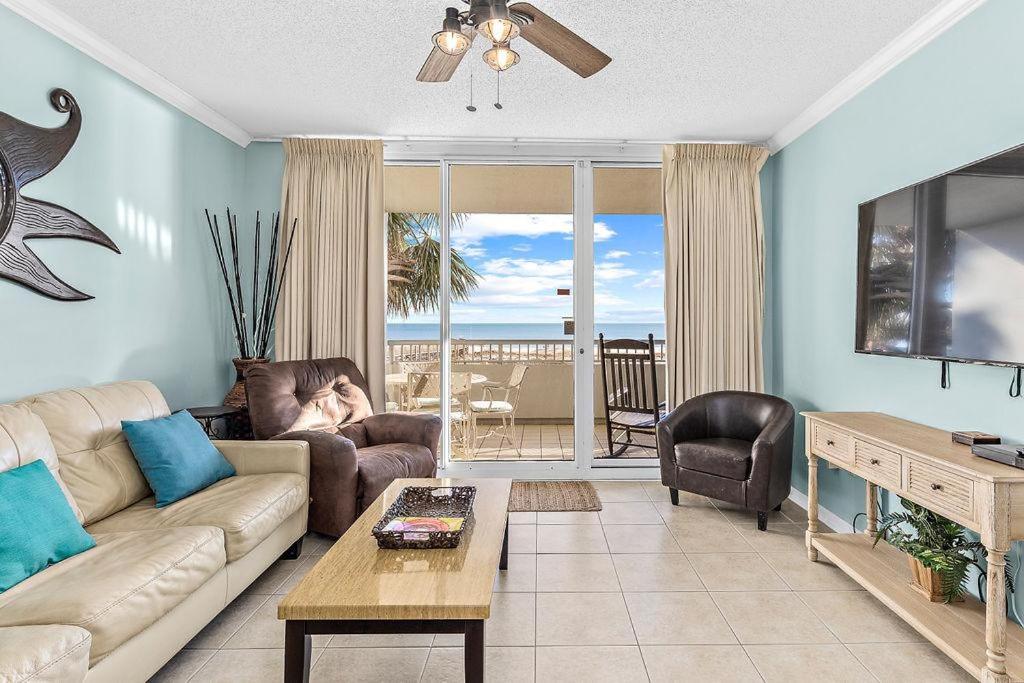 Beach Club 203B - main image