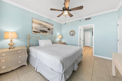 Beach Club 203B - image 4