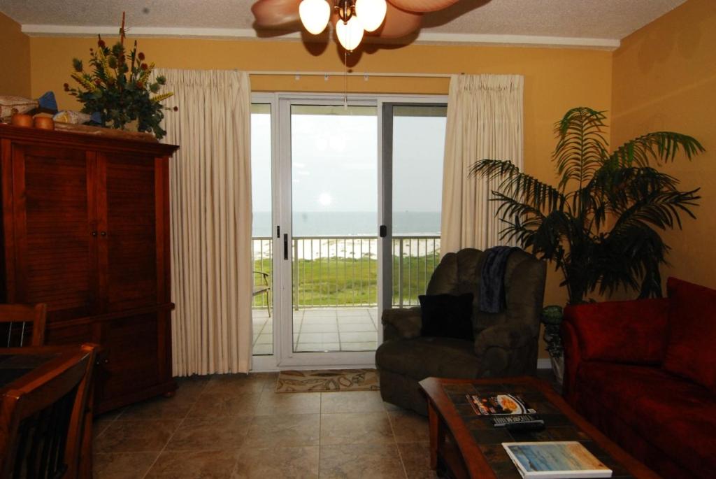 Dunes 704 Condo - main image