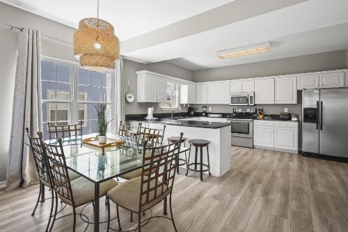 214 Shoreland Home - image 21