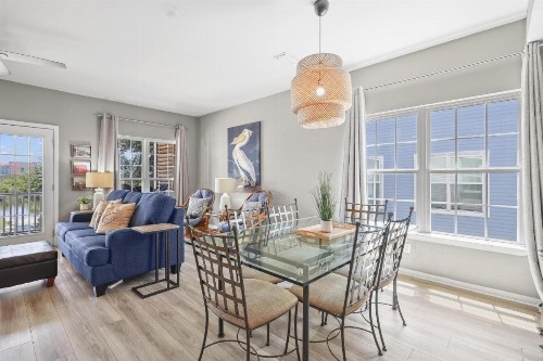 214 Shoreland Home - image 3