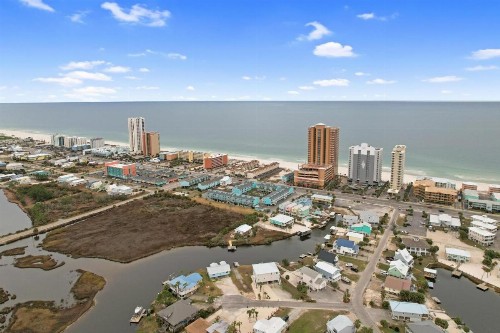 214 Shoreland Home - image 34