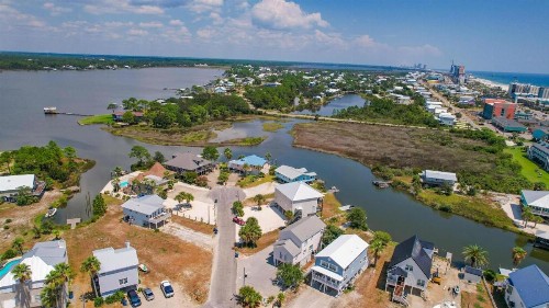 214 Shoreland Home - image 38