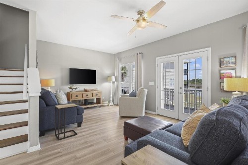 214 Shoreland Home - image 39