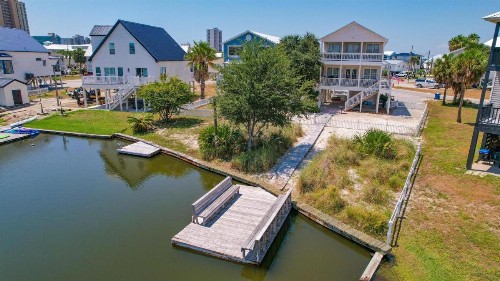 214 Shoreland Home - image 4