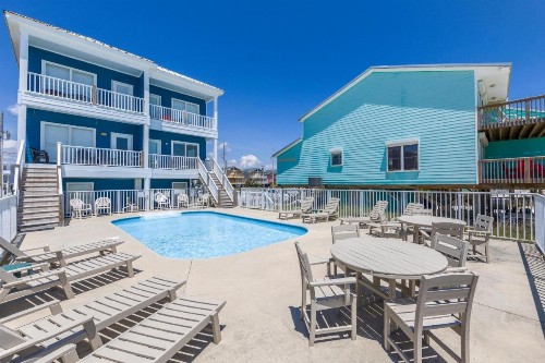 Beachin' East - image 6
