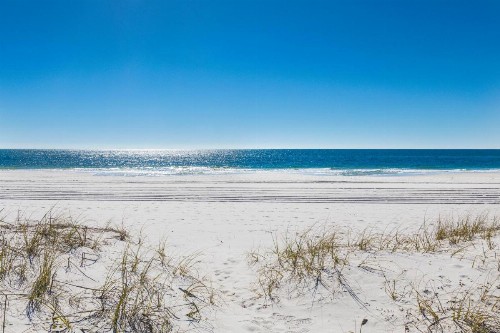 Beachin' East - image 9