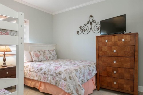 Sanibel Condominiums - image 11