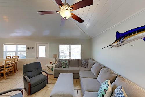 635 Bonita Court Cottage - image 11