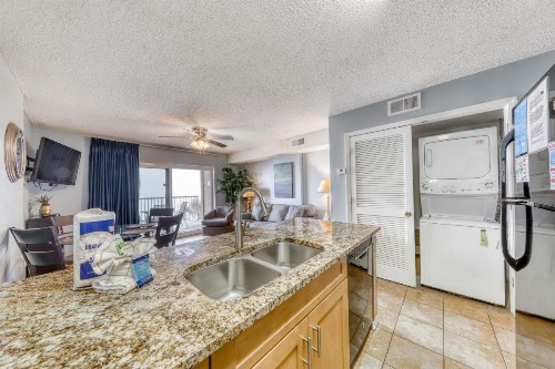 Royal Palms - image 6