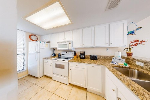 Whaler 5B - image 10