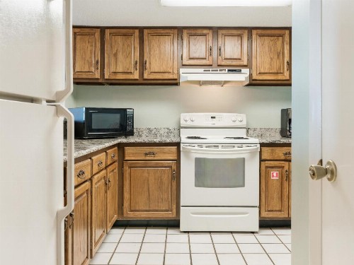Edgewater West 95 by Bender Vacation Rentals - image 7