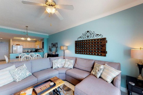 Crystal Shores West Condos - image 3
