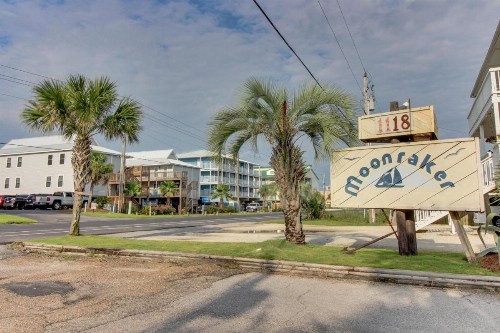 Moonraker Condos - image 5