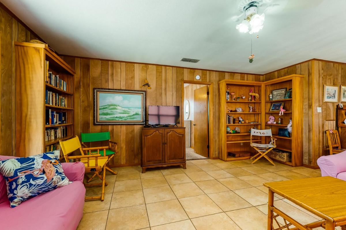 The Pink House - image 7