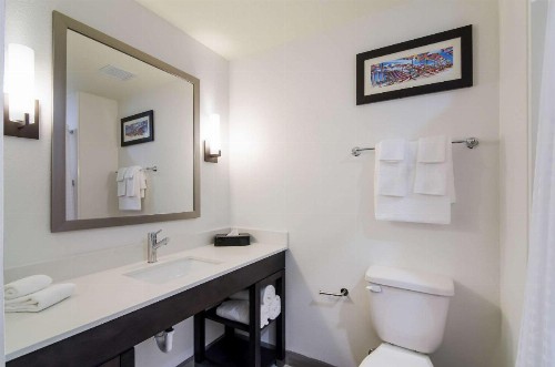Comfort Inn & Suites - image 28