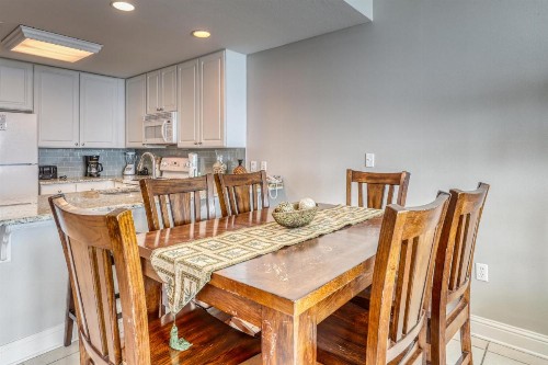 The Lighthouse Condos - image 10
