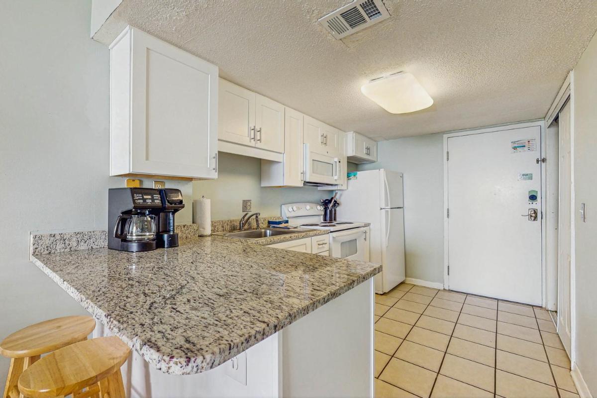Gulf Shores Surf & Racquet Club 402B - image 2