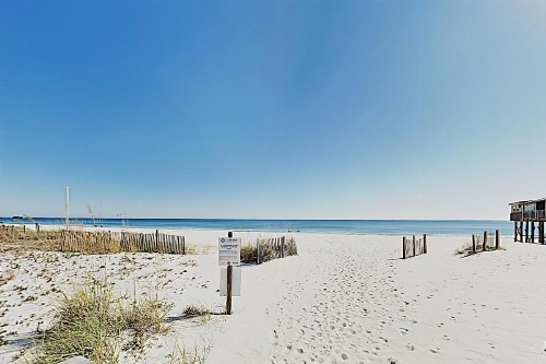 Walk Everywhere! Charming Gulf-View Condo with Pool condo - image 2
