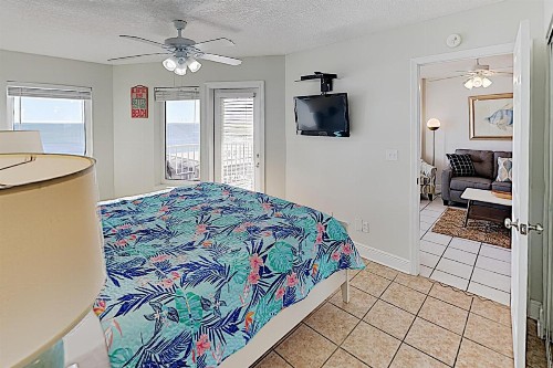 Walk Everywhere! Charming Gulf-View Condo with Pool condo - image 5