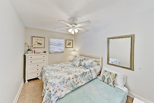 Walk Everywhere! Charming Gulf-View Condo with Pool condo - image 7