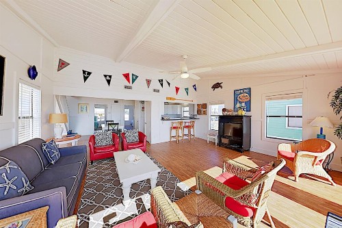 Beachside “Daydream Hideaway” w/ Vast Gulf Views home - image 10