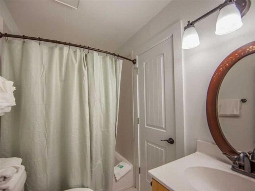 Beach Axis W by Meyer Vacation Rentals - image 9