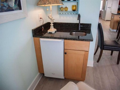 Beach Axis E by Meyer Vacation Rentals - image 7