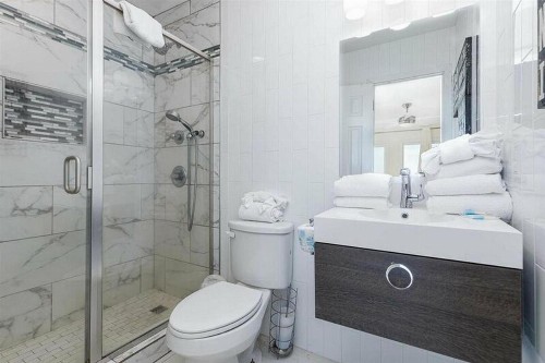 Coastal Calm by Meyer Vacation Rentals - image 2