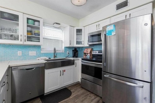 Coastal Calm by Meyer Vacation Rentals - image 9