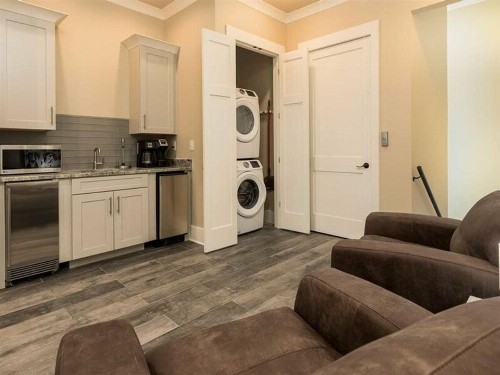 Sun Swept by Meyer Vacation Rentals - image 4