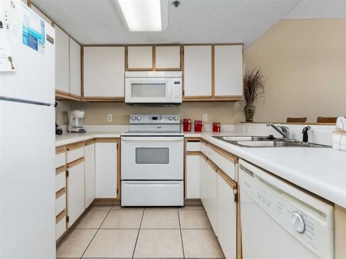 Tropical Winds 203 by Meyer Vacation Rentals - image 7
