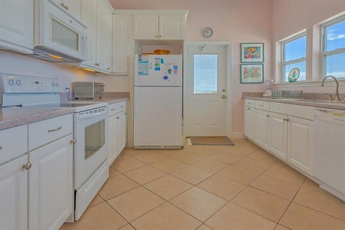 Leeward by Meyer Vacation Rentals - image 8
