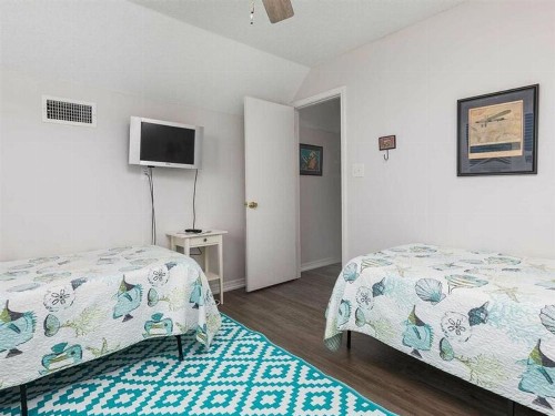 Southern Exposure by Meyer Vacation Rentals - image 9