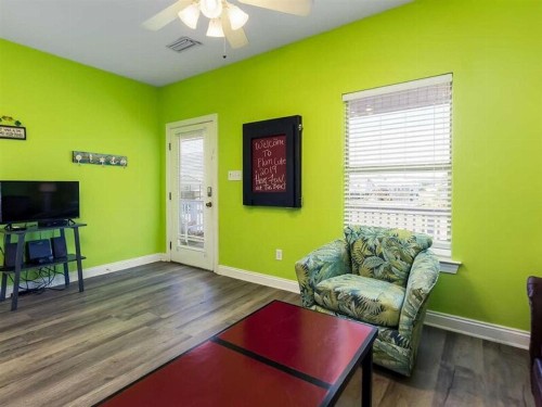 Plum Cute by Meyer Vacation Rentals - image 6