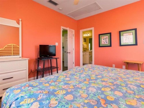 Plum Cute by Meyer Vacation Rentals - image 8