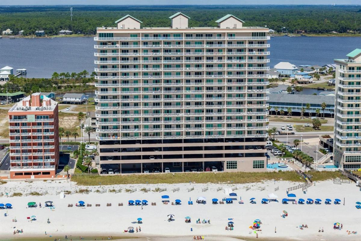 Crystal Shores West by Meyer Vacation Rentals - main image