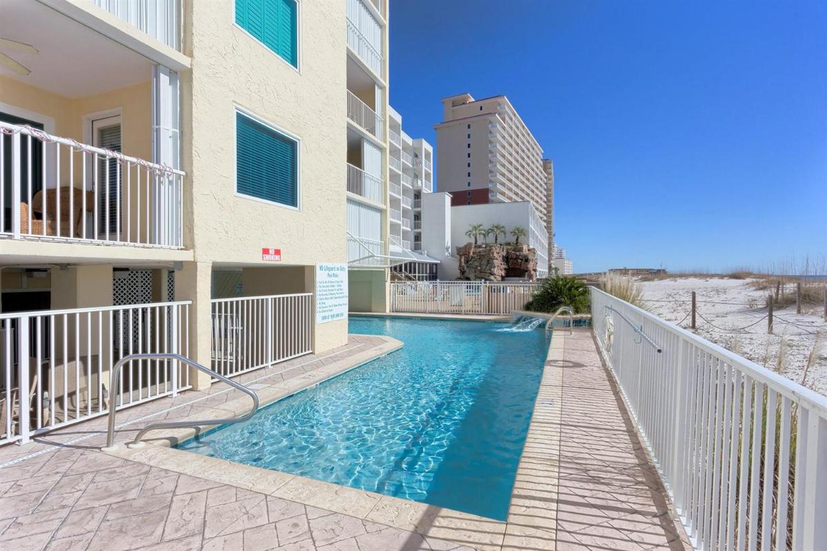 Castaways by Meyer Vacation Rentals - main image