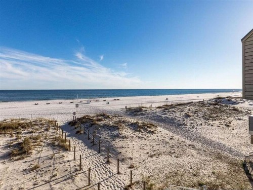 Castaways by Meyer Vacation Rentals - image 9