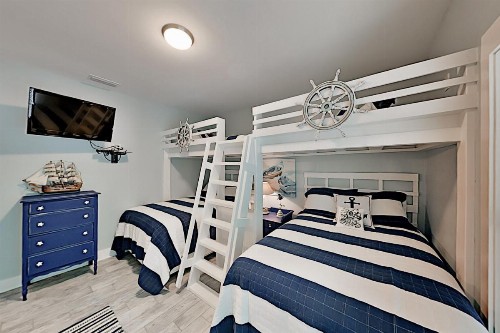Stylish Beach Cottage with 2 Pools & Screened Deck cottage - image 12