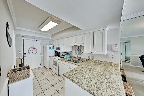 Epic Views & Beachfront Pools at Gulf-Front Escape condo - image 4