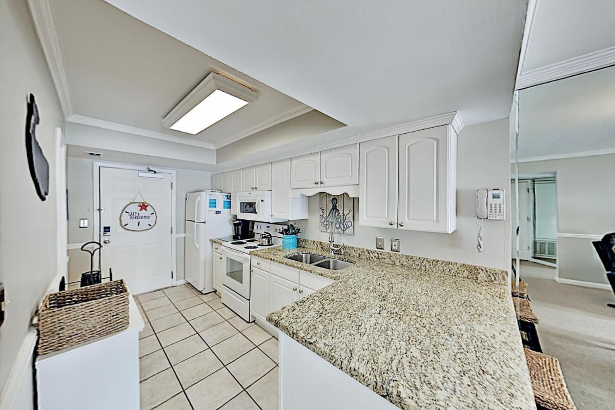 Epic Views & Beachfront Pools at Gulf-Front Escape condo - image 4