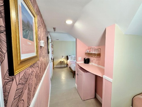 The Historic Peninsula Inn - image 31