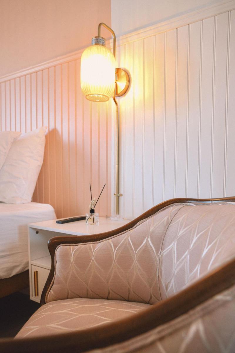 The Historic Peninsula Inn - image 7