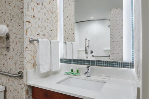 Holiday Inn - Gulfport-Airport an IHG Hotel - image 44
